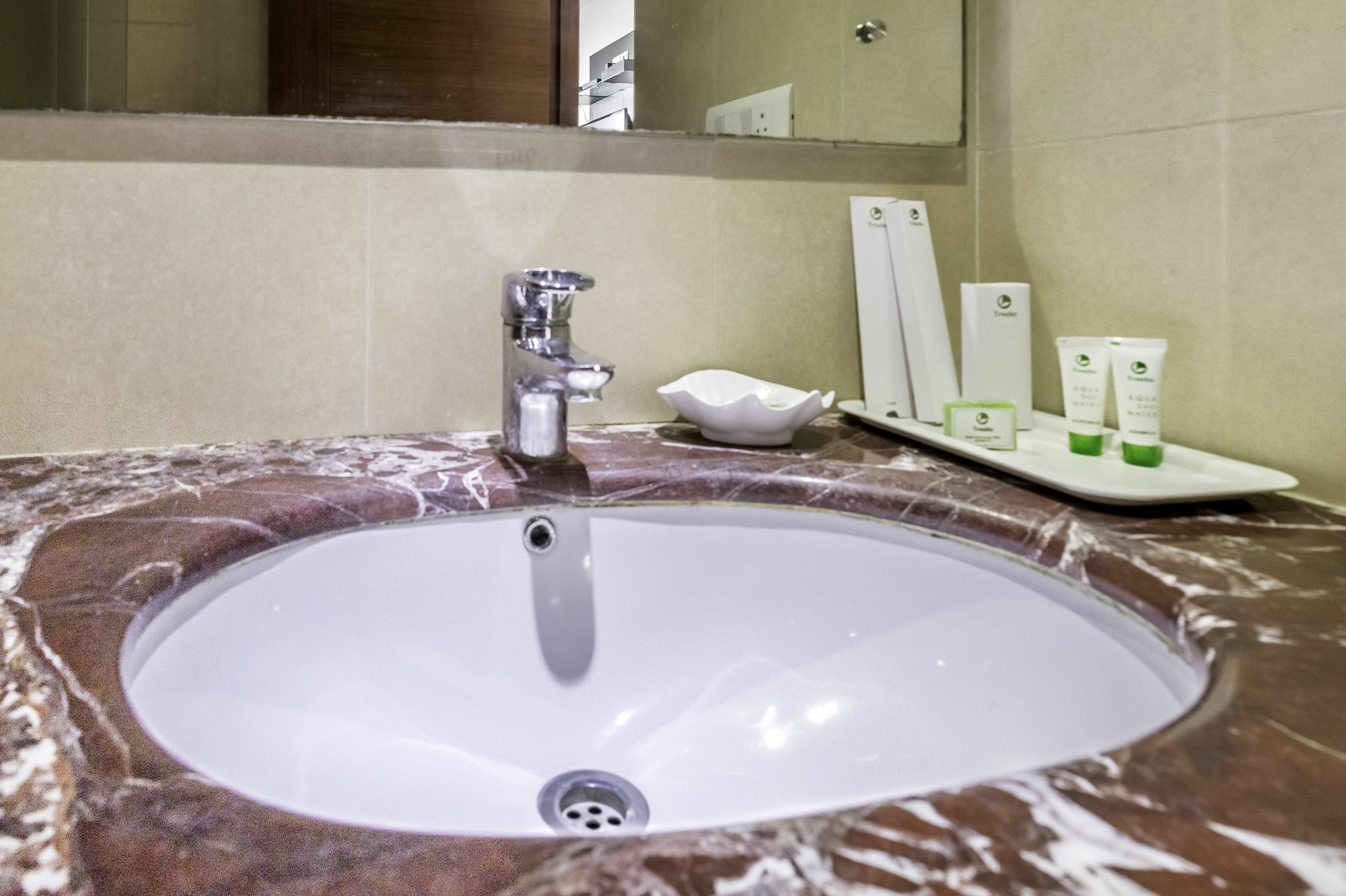 Treebo Trend J'S Five Two Boutique Otel Chennai Dış mekan fotoğraf