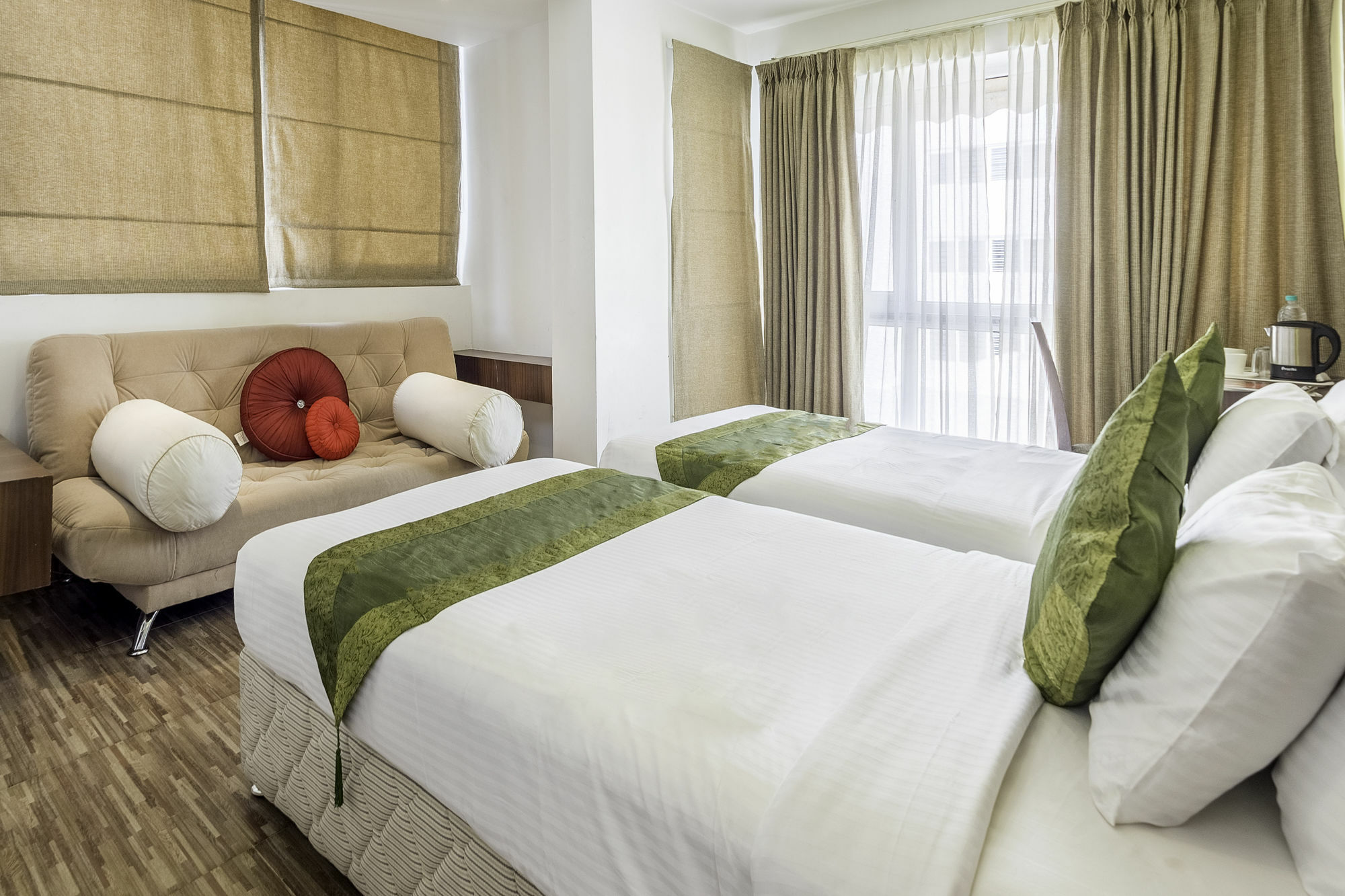 Treebo Trend J'S Five Two Boutique Otel Chennai Dış mekan fotoğraf