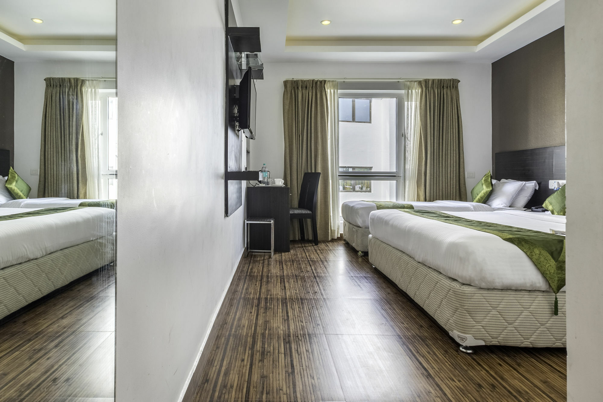 Treebo Trend J'S Five Two Boutique Otel Chennai Dış mekan fotoğraf