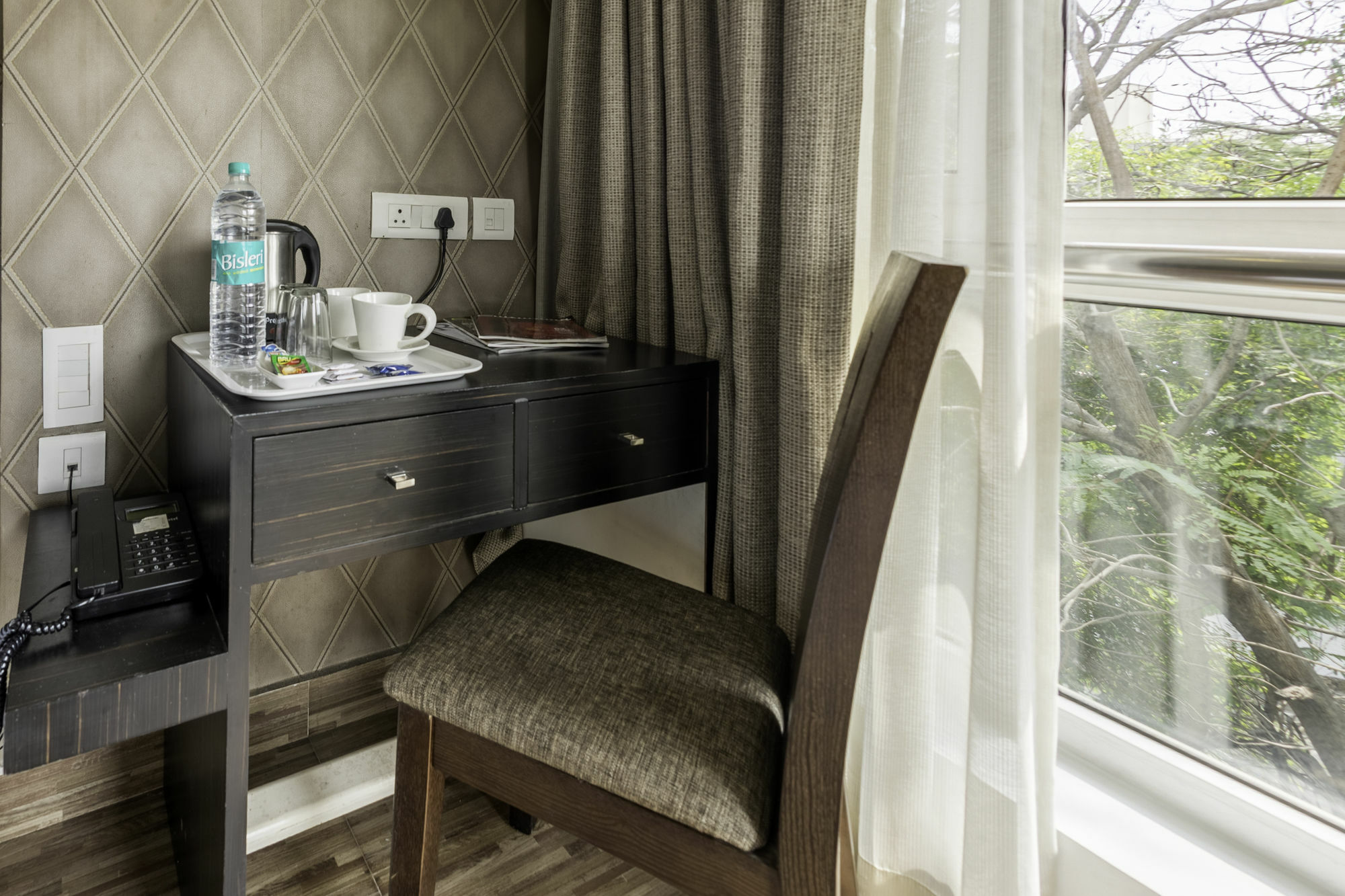 Treebo Trend J'S Five Two Boutique Otel Chennai Dış mekan fotoğraf